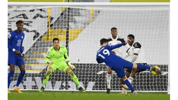 Mason Mount marcó aprovechando el error de Alphonse Areola.
