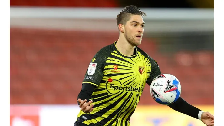 Sierralta se afirma en Watford