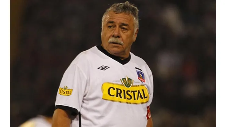 Carlos Caszely palpita el superclásico y califica a Colo Colo como "horrendo".