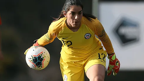 Natalia Campos y la Roja femenina palpitan el repechaje olímpico contra Camerún.