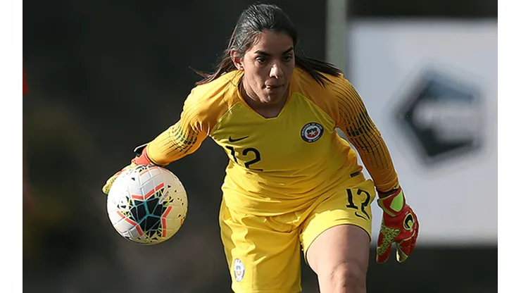 Natalia Campos y la Roja femenina palpitan el repechaje olímpico contra Camerún.