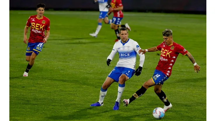 La UC terminó el partido con nueve hombres en cancha.