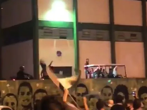 Chapecoense regresa a Primera y hace una caravana con la camilla
