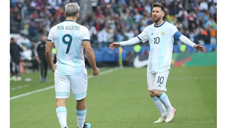 Sergio Kun Agüero junto a Lionel Messi en la Copa América ante Chile