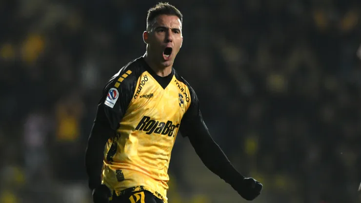 Jonathan Bauman festeja su segundo gol en Coquimbo Unido, en el partido contra Deportes Iquique.
