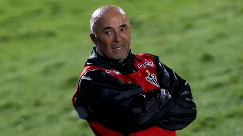 Sampaoli furioso con el juez de línea