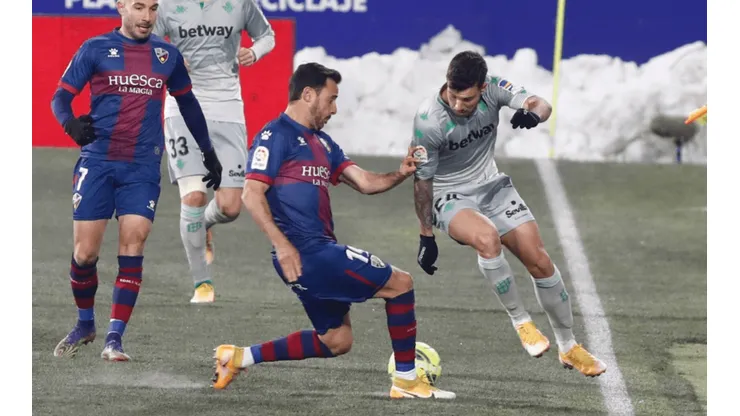 Betis le ganó a la nieve a a Huesca de visita