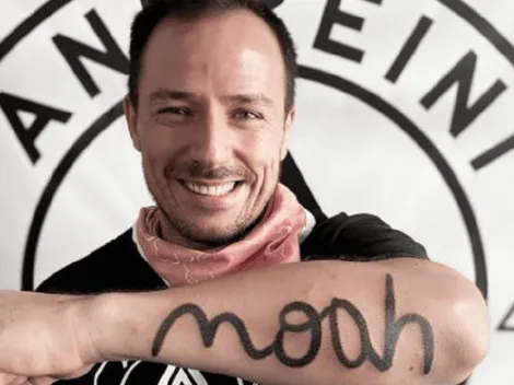 Gonzalo Egas se tatúa el nombre de su hijo en el brazo