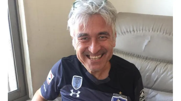 Jorge González con la camiseta de Colo Colo.