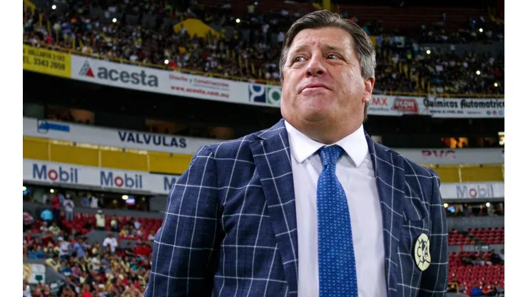 Miguel Herrera está sin trabajo tras su salida del América, pero no llegará a la selección chilena