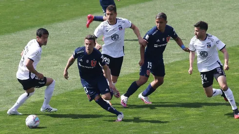 Colo Colo y Universidad de Chile se enfrentan este domingo en el Estadio Monumental.