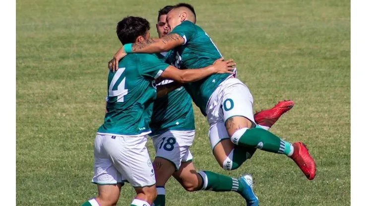 El equipo de Vidal está a tres partidos de lograr el ascenso.