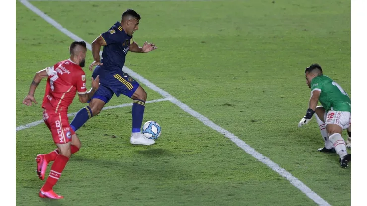 Wanchope Ábila marcó el segundo gol de Boca Juniors ante Argentinos.