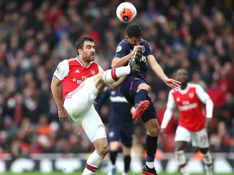 Pellegrini mira a Arsenal para reforzar la defensa de Real Betis