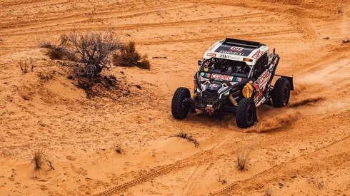 Durante 45 minutos no hubo información del binomio chileno, por lo que incluso se temió una falla mecánica.