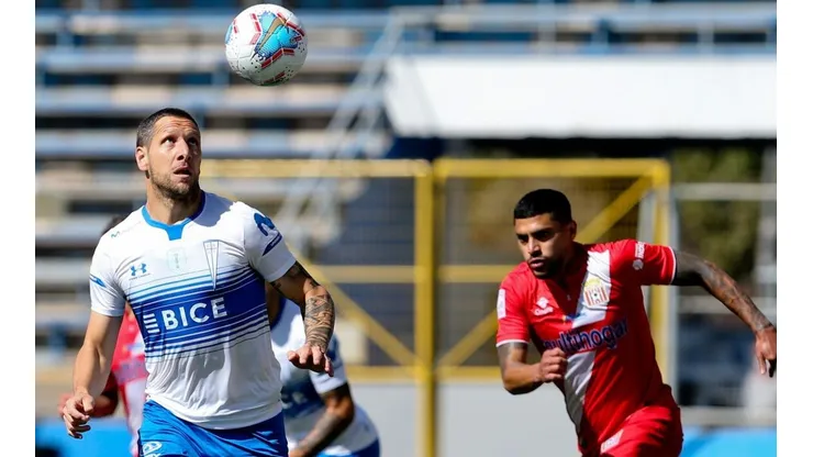 Los cruzados siguen en la cima