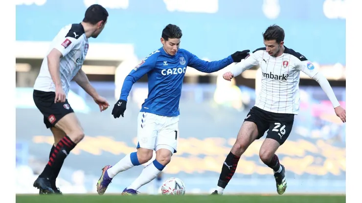 Gran asistencia de James