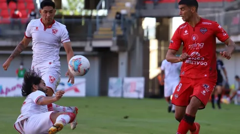 Ñublense golea y se acerca a Primera División