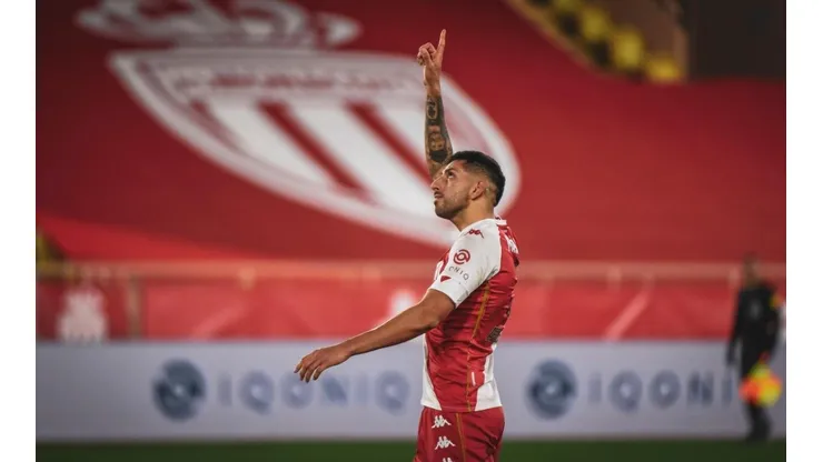 Guillermo Maripán celebra su tanto