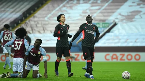 Liverpool sacó ventaja gracias a su veteranía ante un Aston Villa juvenil.