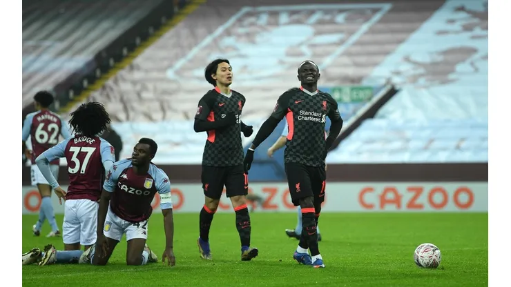 Liverpool sacó ventaja gracias a su veteranía ante un Aston Villa juvenil.
