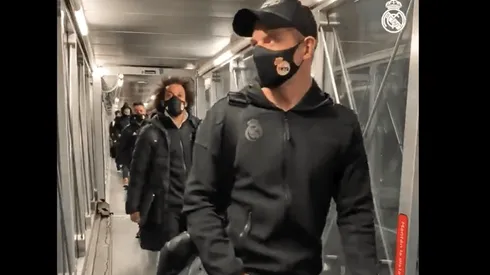 Real Madrid está atrapado en el aeropuerto de Barajas.