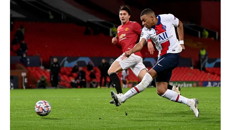 Kylian Mbappé ante el Manchester United