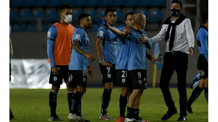 Leiva y los jugadores se quejaron por el arbitraje