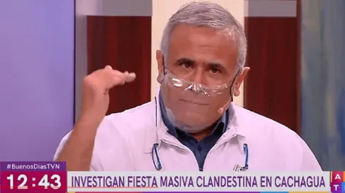 El doctor señaló que las personas con más privilegios deben dar el ejemplo