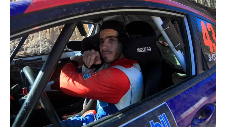 El piloto de rally fue acusado por sus vecino por su supuesto festejo masivo en Cachagua.