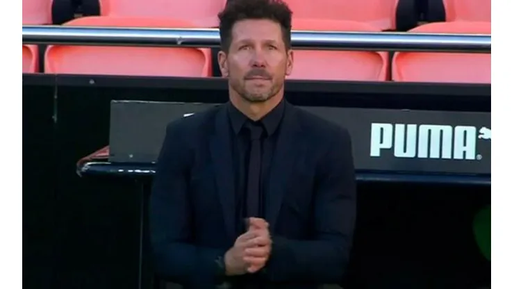 Diego Simeone en el banco del Atlético Madrid