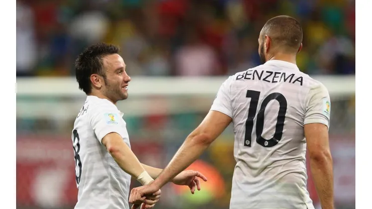 Benzema y Valbuena durante un partido con la selección francesa.