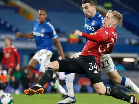 Le aconsejan a Van de Beek partir del Manchester United