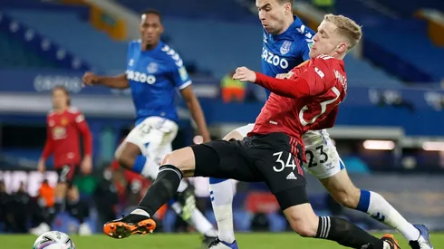 Donny Van de Beek ante el Everton