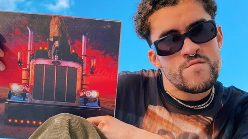 Bad Bunny junto a su más reciente disco