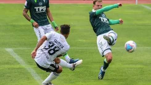 El único remate al marco de Colo Colo fue un gol de Jorge Valdivia, pero la jugada estaba anulada por ostensible offside tanto de él como de Julio Barroso, quien le pivoteó.