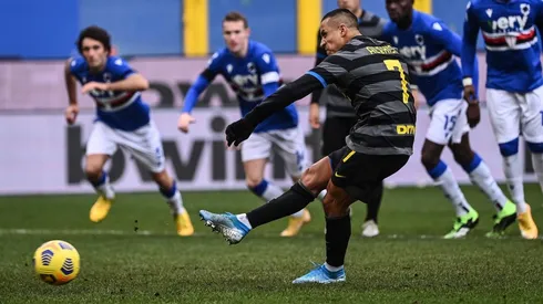 Alexis no pudo convertir su penal