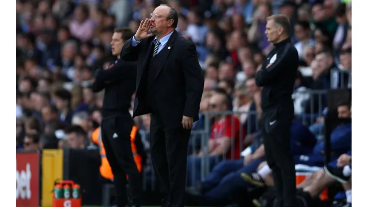 Rafa Benítez en la banca del Newcastle