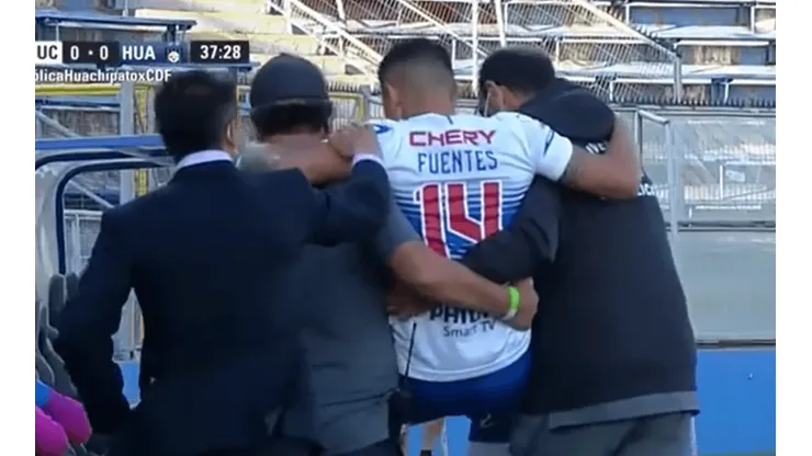Florentín consoló a Fuentes tras su lesión.