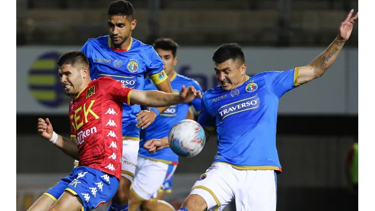 El empate entre Audax Italiano y Unión Española dejó al rojo la disputa por la permanencia y los puestos de clasificación a copas internacionales