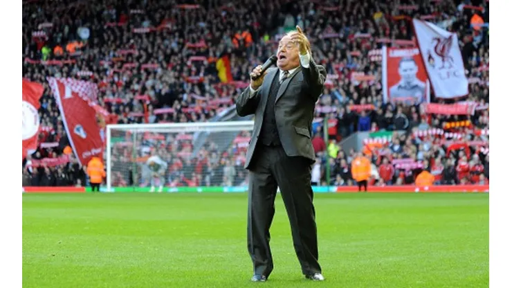 You’ll never walk alone: Liverpool lamenta la partida de la voz de su mítico himno.