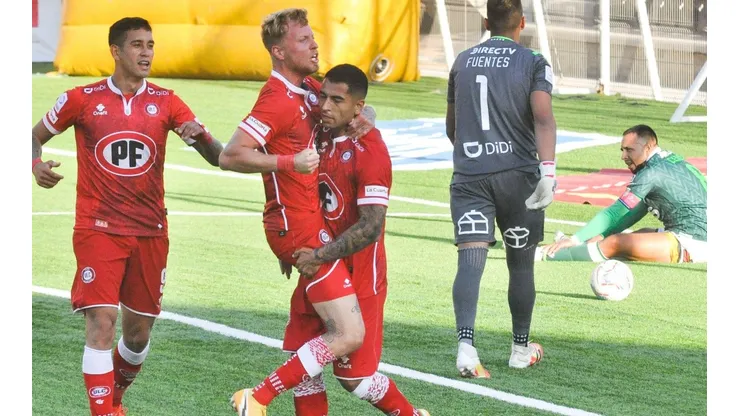 Buen sábado para la Calera, que queda atenta a la UC. Amargo día para Iquique y Colo Colo con la U juegan este domingo.