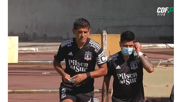 Julio Barroso y la nueva polera de Colo Colo
