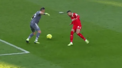 Bravo salió jugando como un crack ante Sevilla