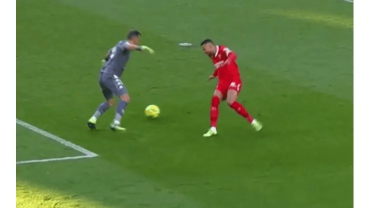 Bravo salió jugando como un crack ante Sevilla