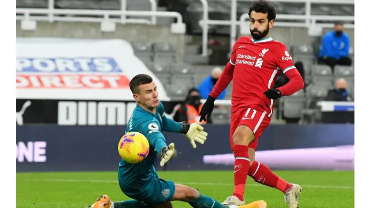 Mohamed Salah ante el Newcastle