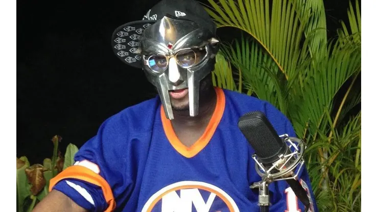 MF DOOM en una de las fotos que compartió en su Instagram.