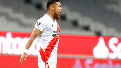 Paulo Díaz festeja su gol ante Atlético Paraenense