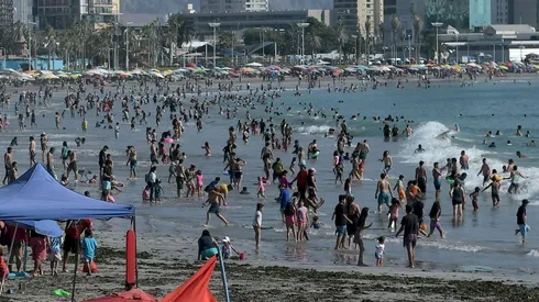 Playa Cavancha previo al retorno a Cuarentena en Iquique