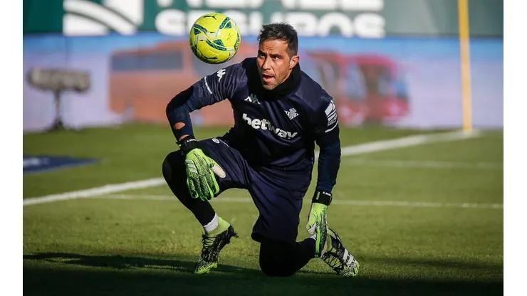 Claudio Bravo fue una de las figuras del Betis ante el Sevilla